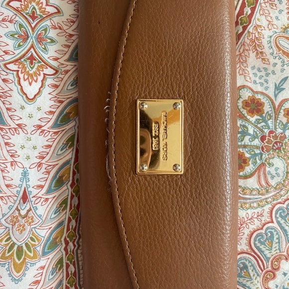 Michael Kors wallet - Picture 2 of 3